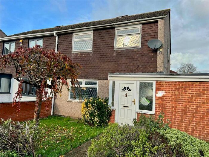 2 Bedroom Semi-Detached House To Rent In Parlaunt Road, Langley, Slough, SL3