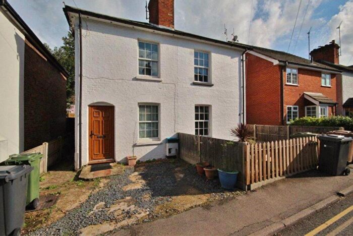 2 Bedroom Semi-Detached House To Rent In Cline Road, Guildford, GU1