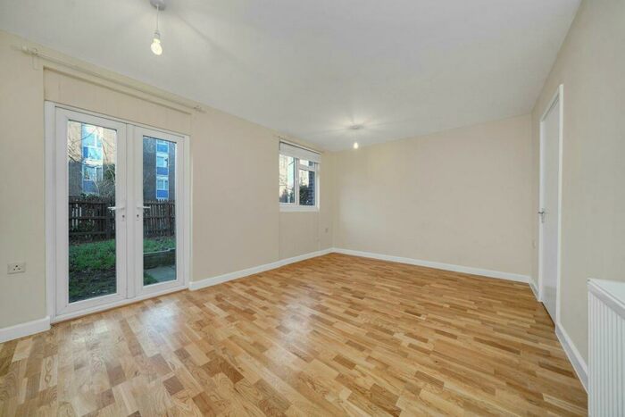 3 Bedroom Flat To Rent In Arbery Road, London, E3