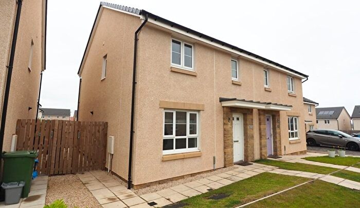 3 Bedroom Semi-Detached House To Rent In Chute Crescent, Wallyford, East Lothian, EH21
