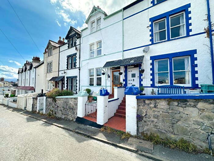 4 Bedroom Terraced House For Sale In Llwynon Gardens, Llandudno, Conwy, LL30