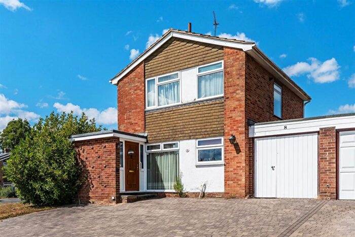 3 Bedroom Detached House For Sale In Boulthurst Way, Hurst Green, Oxted, RH8