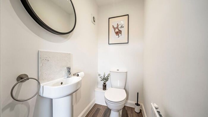 2 Bedroom Semi-Detached House For Sale In Plymouth Close, Cambridge, CB3