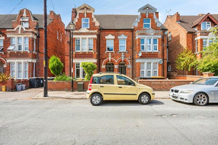 1 Bedroom Flat For Sale In St. Michaels Road, Bedford, Bedfordshire, MK40