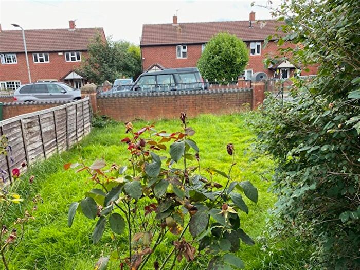 3 Bedroom End Of Terrace House For Sale In Shortfield Court, Barnsley, S71