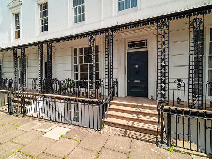 2 Bedroom Apartment For Sale In Lansdowne Crescent, Willes Road, Leamington Spa Warwickshire, CV32