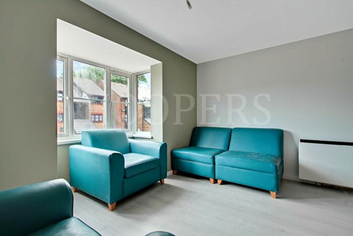 1 Bedroom Flat To Rent In Kingfisher Way, London, NW10