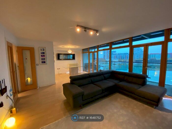2 Bedroom Flat To Rent In Western Beach Apartments, London, E16