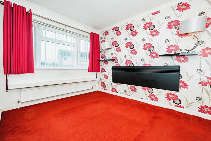 2 Bedroom Bungalow For Sale In Burrell Avenue, Lancing, BN15