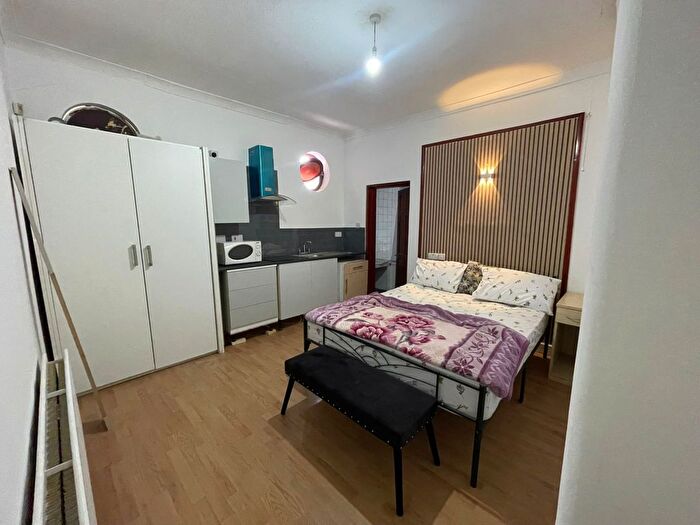 Studio To Rent In Ilford, IG3