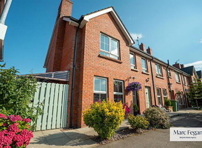 3 Bedroom TownHouse For Sale In Carrickvale Manor, Craigavon, BT66
