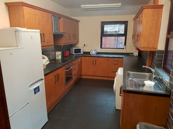 5 Bedroom Semi-Detached House To Rent In Noel Street, Nottingham, NG7