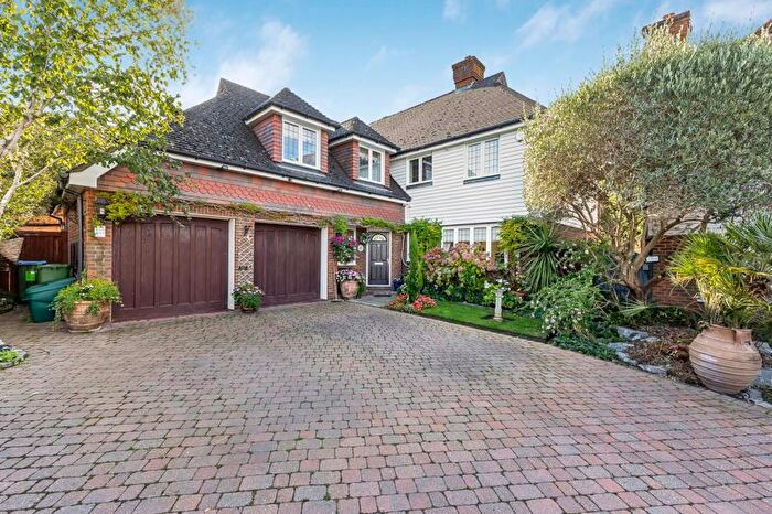 5 Bedroom Detached House For Sale In Hotham Close, Swanley, BR8