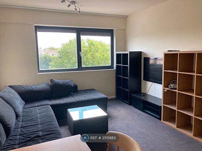 2 Bedroom Flat To Rent In Brixton Road, London, SW9