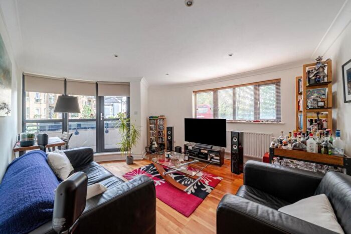 2 Bedroom Flat For Sale In Beaumont Rise, Crouch End, London, N19