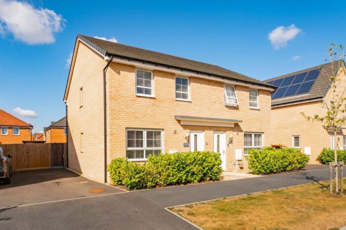 3 Bedroom Semi-Detached House For Sale In Metcalf Road, Rackheath, NR13