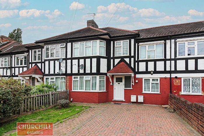 2 Bedroom Maisonette To Rent In Westview Drive, Woodford Green, Essex, IG8