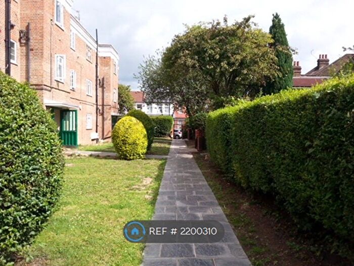 2 Bedroom Flat To Rent In Langham Close, London, N15