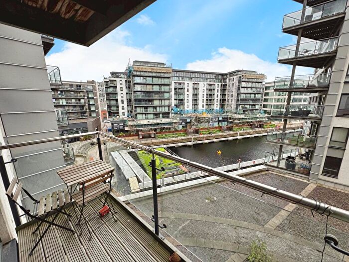 2 Bedroom Flat To Rent In The Boulevard, Leeds, West Yorkshire, Uk, LS10