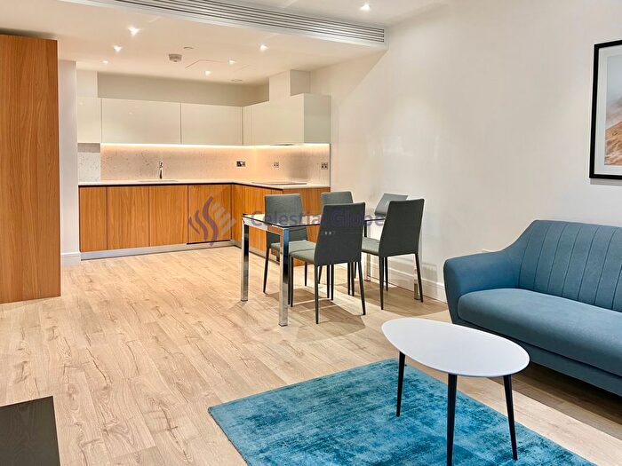 2 Bedroom Flat To Rent In Piazza Walk, London, E1