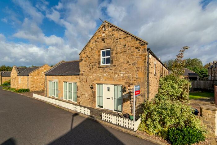3 Bedroom Barn Conversion For Sale In East Brunton Wynd, Great Park, NE13