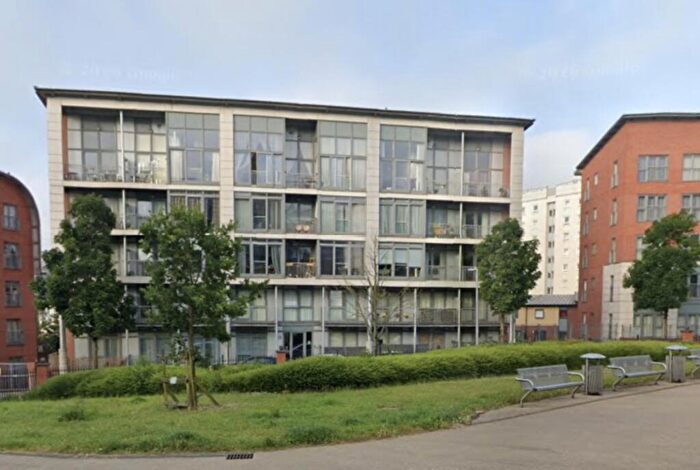 2 Bedroom Flat To Rent In Alfred Knight Way, Birmingham City Centre, Birmingham, West Midlands, B15