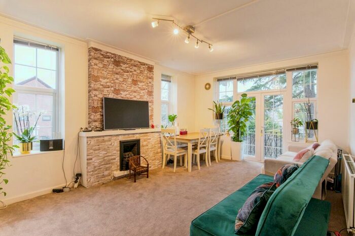 3 Bedroom Flat To Rent In Rutland Court, SE5