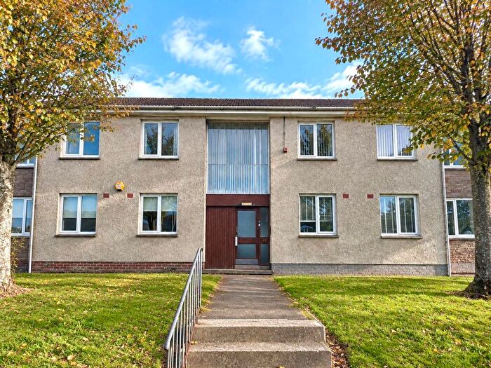 2 Bedroom Flat For Sale In Laurel Bank, Hamilton, ML3
