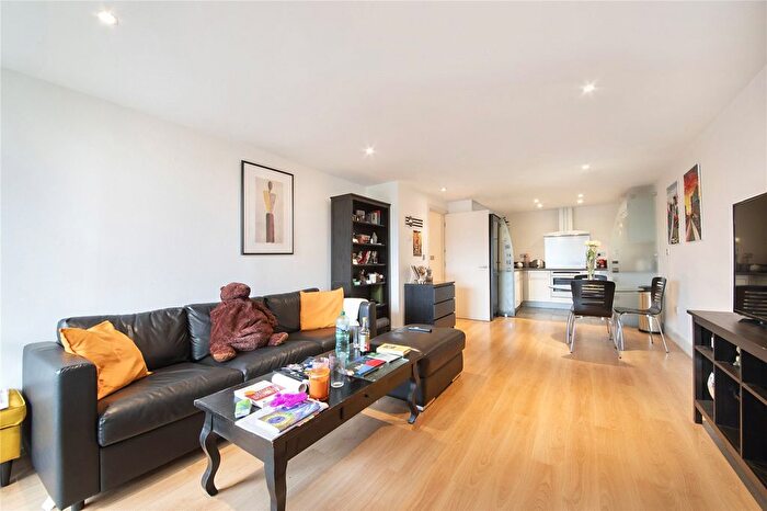 1 Bedroom Flat To Rent In Galaxy Building, Crews Street, E14