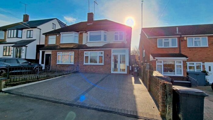 3 Bedroom Semi-Detached House To Rent In Paternoster Hill, Waltham Abbey, EN9