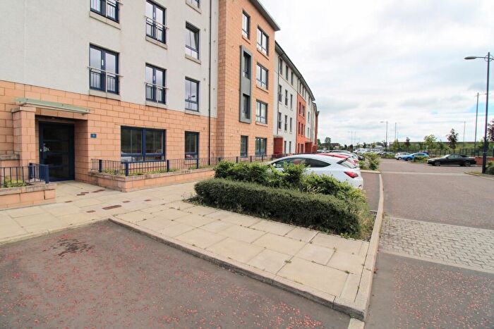 2 Bedroom Flat To Rent In Rosebery Terrace, Glasgow, G5