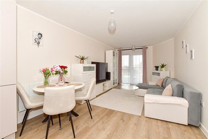 1 Bedroom Flat For Sale In Ifield Road, West Green, Crawley, West Sussex, RH11