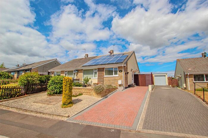 2 Bedroom Bungalow For Sale In Wolvershill Park, Banwell, North Somerset, BS29
