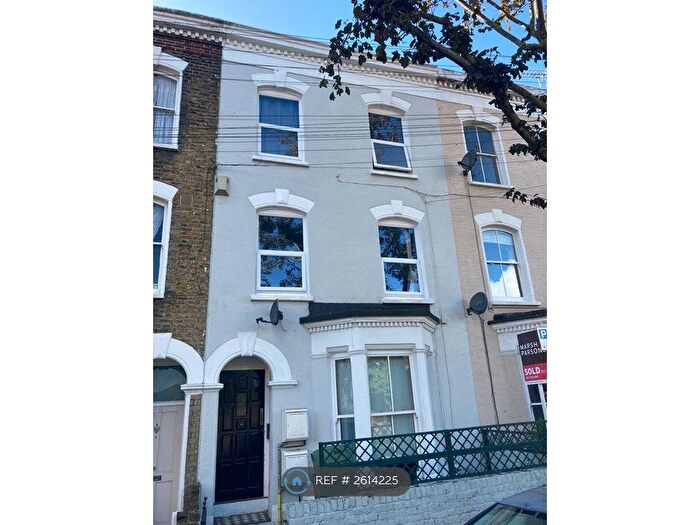 4 Bedroom Maisonette To Rent In Dalyell Road, London, SW9