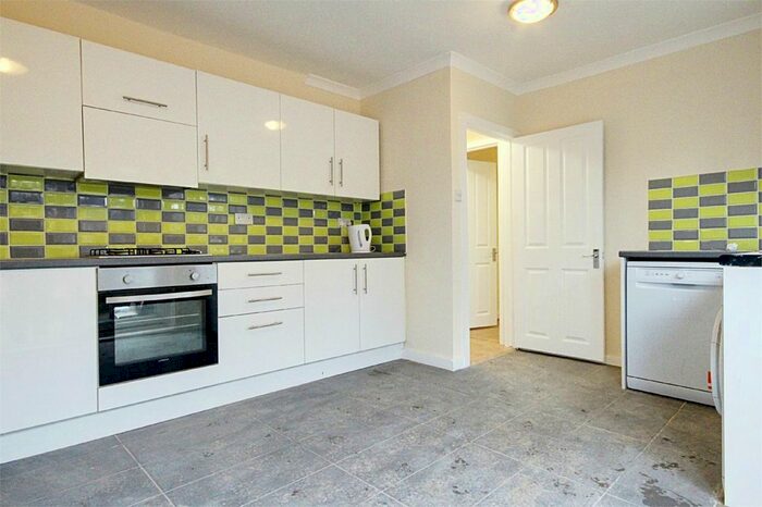 4 Bedroom Maisonette To Rent In Malvern Road, Enfield, Middlesex, EN3