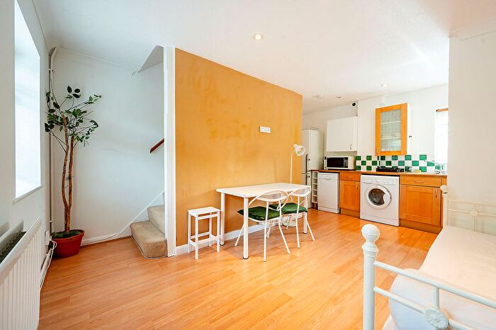 1 Bedroom Terraced House To Rent In Partridge Road, Hampton, TW12