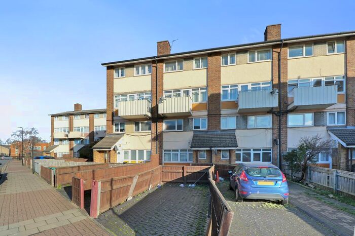 3 Bedroom Maisonette To Rent In Ordnance Road, London, E16