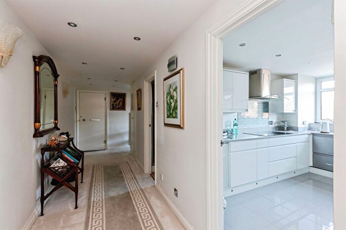 4 Bedroom Flat For Sale In Manor Road, Bournemouth, BH1