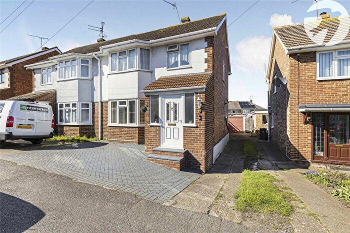3 Bedroom Semi-Detached House For Sale In Jarrett Avenue, Wainscott, Rochester, Kent, ME2