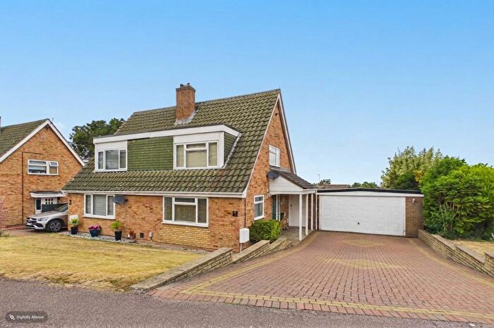 3 Bedroom Semi-Detached House For Sale In Hunters Way, Royston, Hertfordshire, SG8
