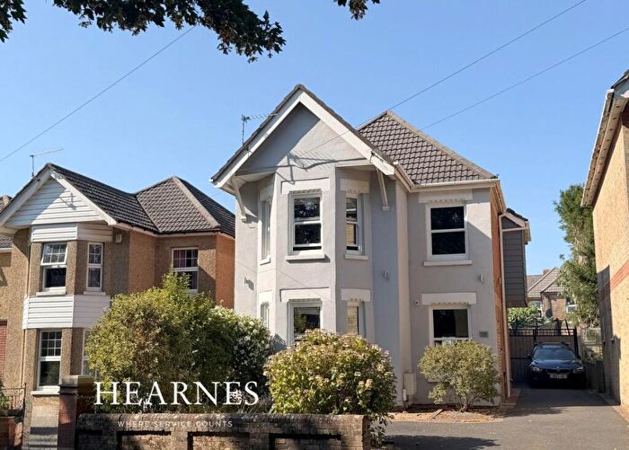 4 Bedroom Detached House For Sale In Alexandra Road, Poole, BH14