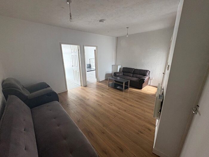 2 Bedroom Flat To Rent In Woodfield Street, Morriston, Swansea, SA6