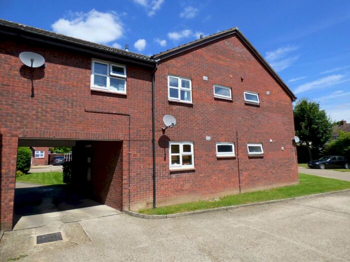 1 Bedroom Ground Flat To Rent In Kirkland Close, Sidcup, Kent, DA15