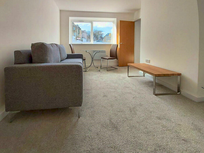 1 Bedroom Apartment To Rent In West Parade, Halifax, HX1