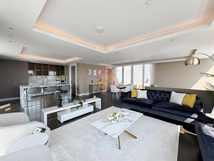 3 Bedroom Flat To Rent In Maine Tower, Harbour Way, London, E14