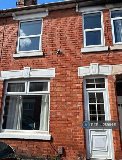 2 Bedroom Terraced House To Rent In King Street, Kettering, NN16