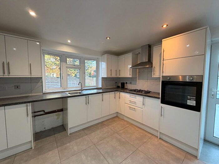 3 Bedroom Bungalow To Rent In Elderbek Close, Cheshunt, EN7