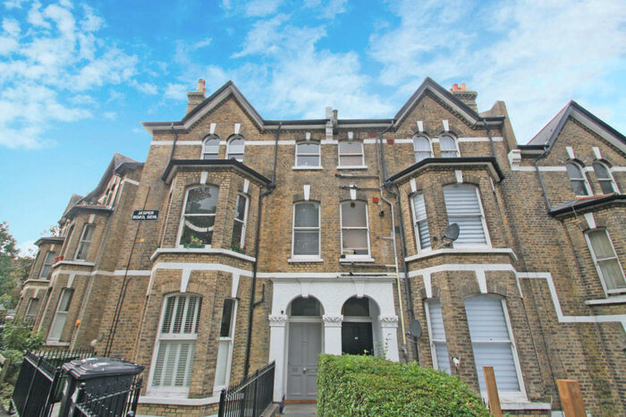 2 Bedroom Flat To Rent In Jasper Road, London, SE19