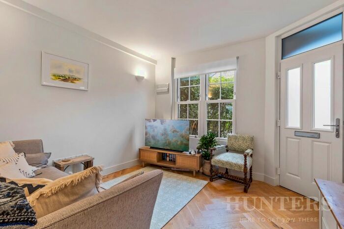 2 Bedroom Property To Rent In Chesthunte Road, London, N17