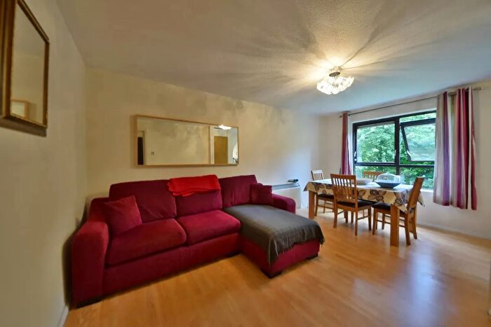 1 Bedroom Flat To Rent In Wedmore Gardens, London, N19